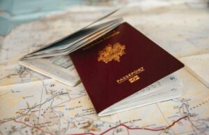 Titres d’identité, passeports, attestations d’accueil : anticipez vos demandes !